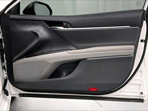 Used 2022 Toyota Camry LE image 21