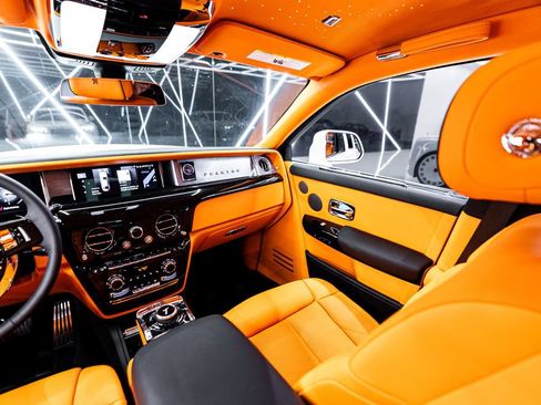 Used 2026 Rolls-Royce Phantom Sedan image 38