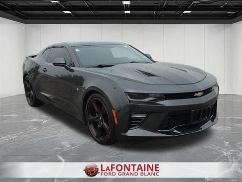 Used 2018 Chevrolet Camaro SS RWD image 3