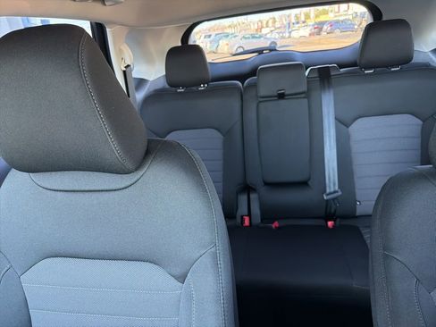 Used 2023 Ford Edge SE image 22