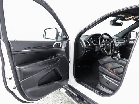 Used 2022 Jeep Grand Cherokee Limited image 26