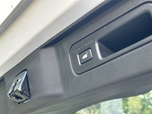 New 2025 Honda Pilot EX-L image 8