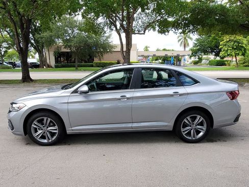 Used 2024 Volkswagen Jetta SE FWD image 16