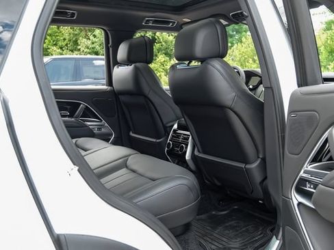 New 2026 Land Rover Range Rover SE AWD/4WD image 48
