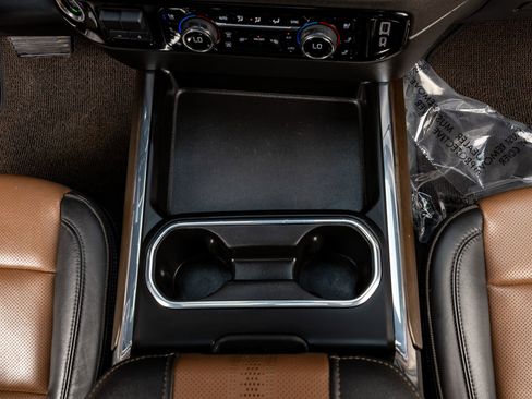 Used 2024 Chevrolet Silverado 2500 High Country w/ High Country Premium Package AWD/4WD image 27