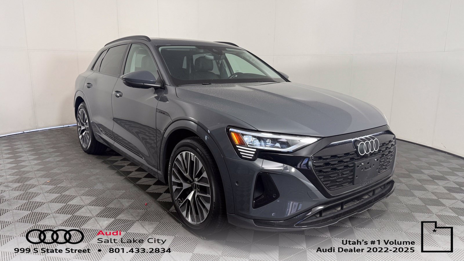 Used 2024 Audi Q8 e-tron Prestige w/ Prestige Package AWD/4WD image 1