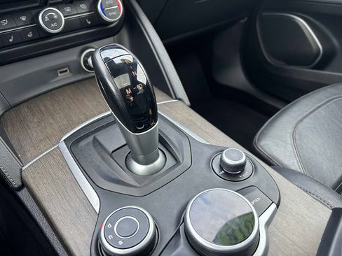 Used 2018 Alfa Romeo Stelvio Ti Sport image 32