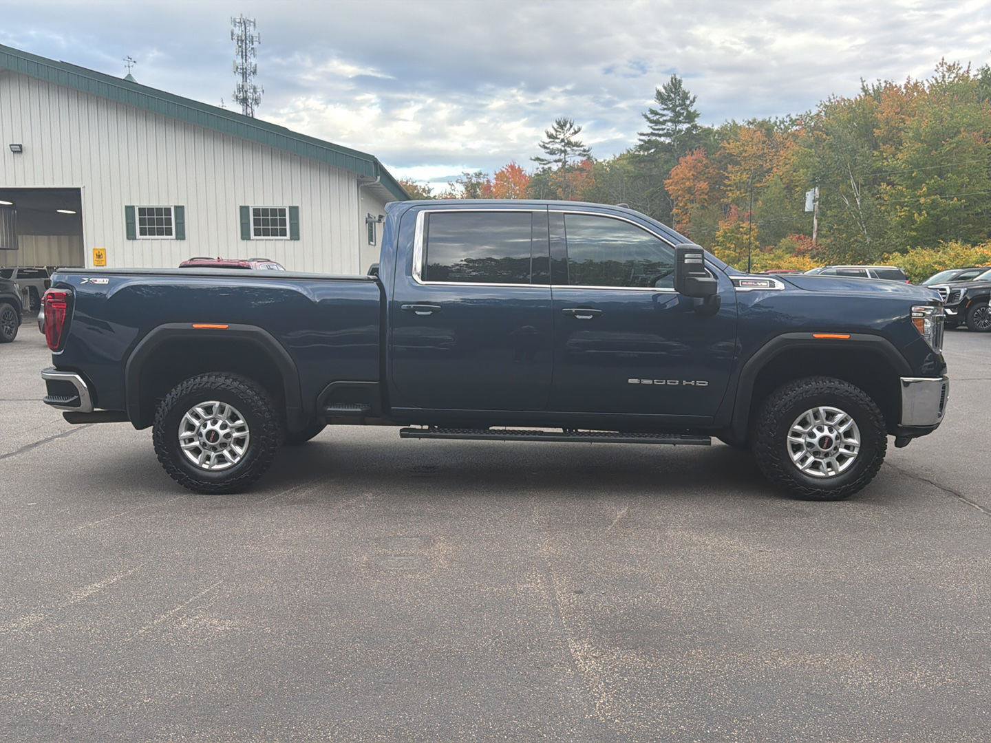Used 2022 GMC Sierra 2500 SLE w/ SLE Convenience Package AWD/4WD image 6