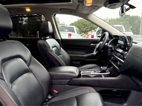 Used 2023 Nissan Pathfinder SL w/ SL Premium Package image 8