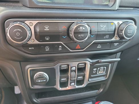 Used 2021 Jeep Gladiator Overland w/ Popular Equipment Package image 18