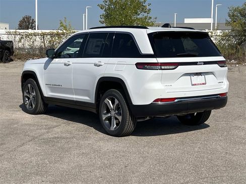 New 2025 Jeep Grand Cherokee Limited image 4