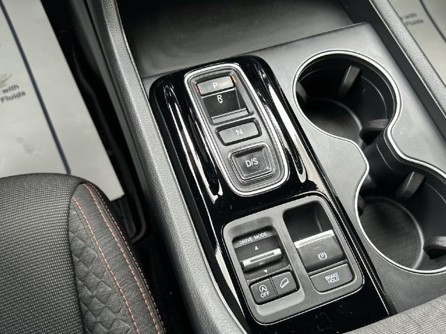 Used 2025 Honda Pilot Sport image 23
