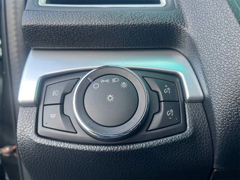 Used 2016 Ford Explorer XLT w/ Equipment Group 202A image 10