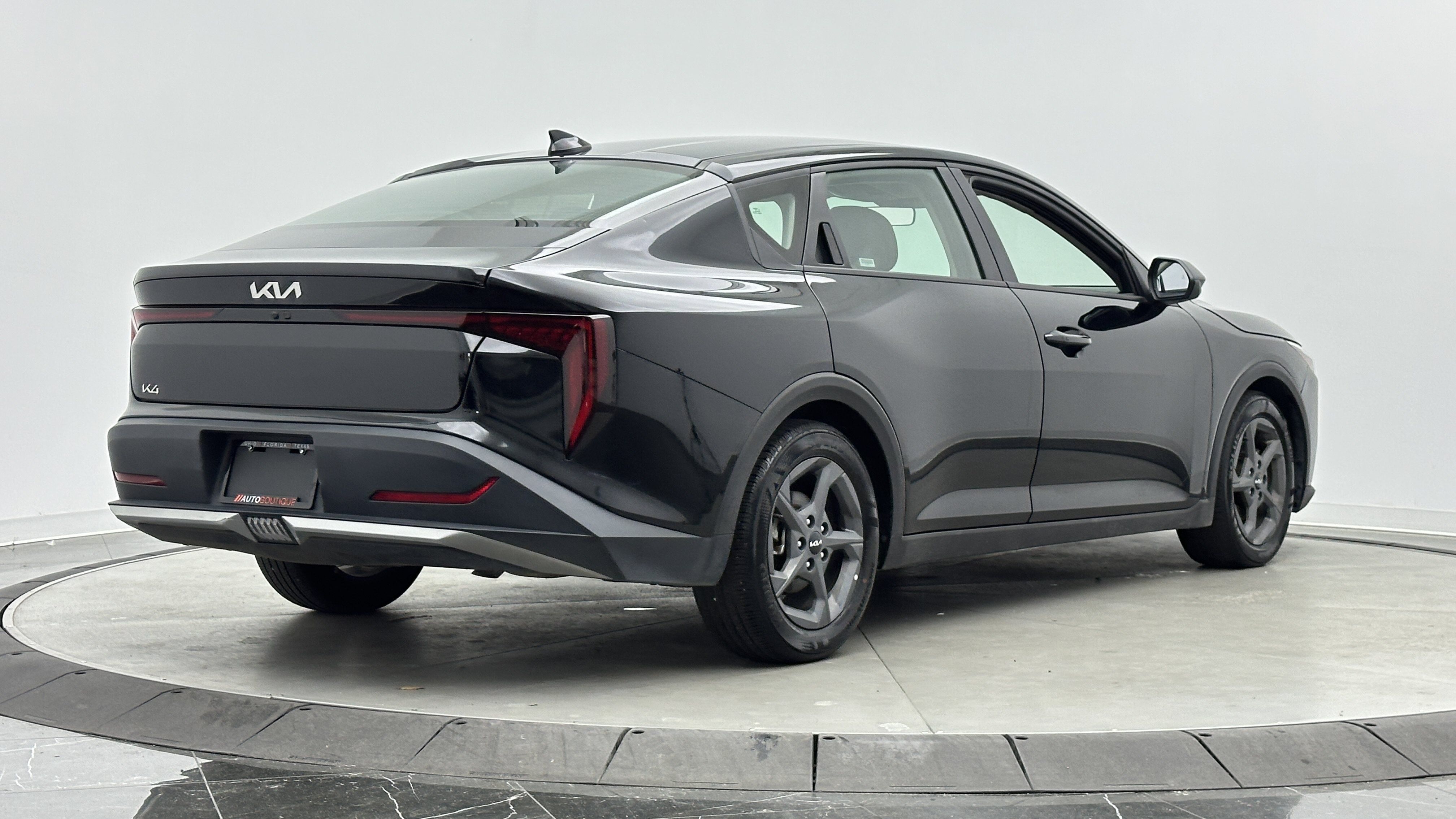 Used 2025 Kia K4 FWD image 7