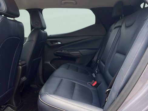 Used 2022 Chevrolet Bolt EUV LT w/ Convenience Package FWD image 10