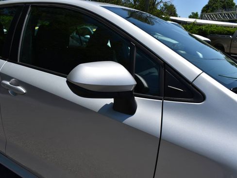 Used 2021 Toyota Corolla LE FWD image 31