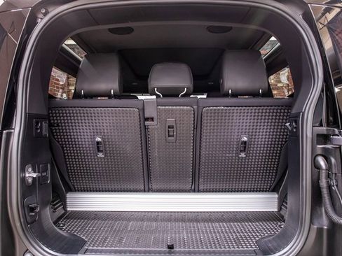 Used 2023 Land Rover Defender 90 X image 39