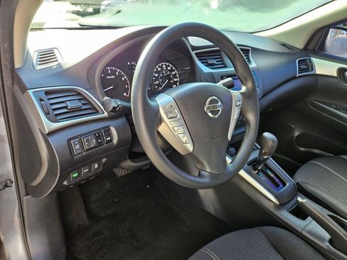 Used 2016 Nissan Sentra S image 22