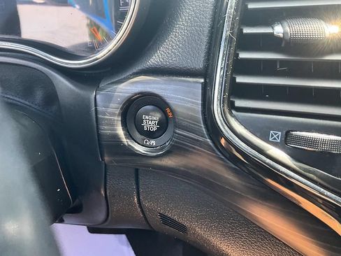 Used 2021 Jeep Grand Cherokee Laredo X AWD/4WD image 19