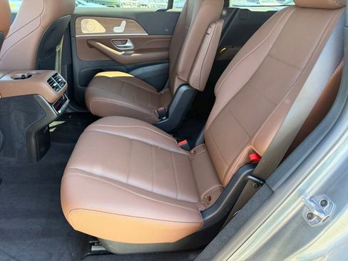 Used 2026 Mercedes-Benz GLS 450 4MATIC image 32