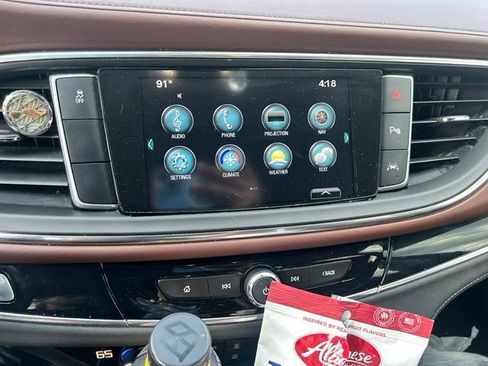 Used 2018 Buick Enclave Avenir FWD image 11