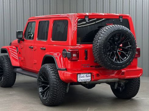 Used 2025 Jeep Wrangler Unlimited Sahara AWD/4WD image 3