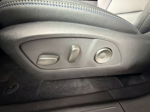 New 2026 Chevrolet Equinox EV LT image 14