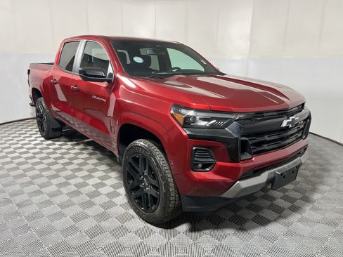 Used 2024 Chevrolet Colorado Z71 w/ Z71 Convenience Package 2 AWD/4WD image 2