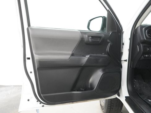 Used 2022 Toyota Tacoma SR AWD/4WD image 19