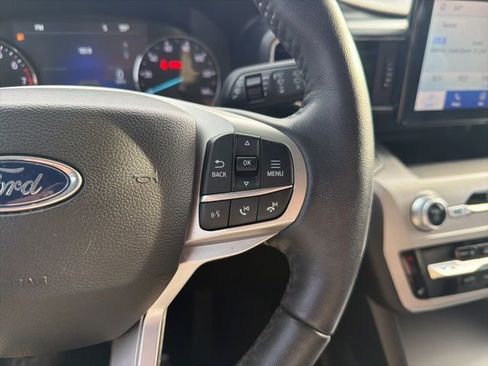 Used 2022 Ford Explorer XLT w/ Equipment Group 202A image 48