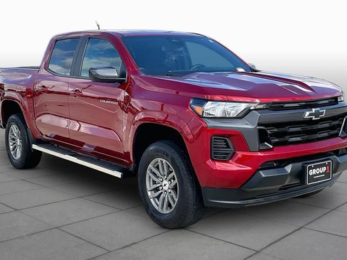 Used 2023 Chevrolet Colorado LT RWD image 3