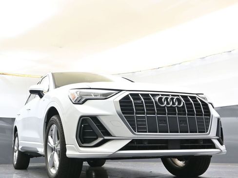 Used 2024 Audi Q3 2.0T Premium w/ Convenience Package image 35