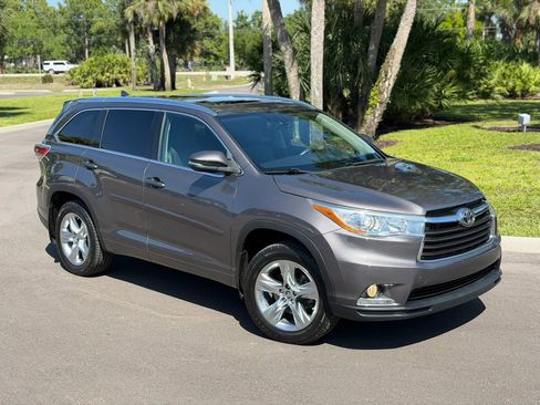 Used 2016 Toyota Highlander Limited Platinum AWD/4WD image 2