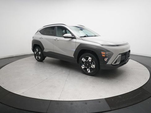 Used 2025 Hyundai Kona SEL AWD/4WD image 35