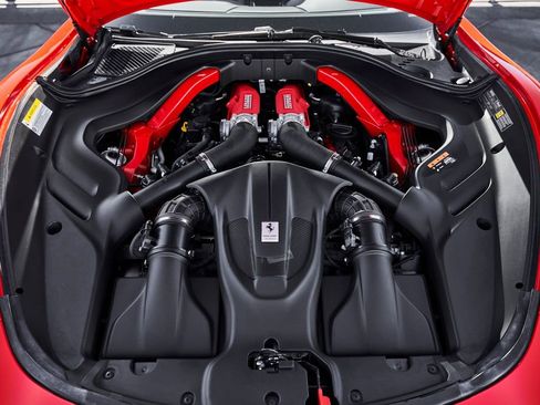 Used 2024 Ferrari Roma Spider RWD image 20