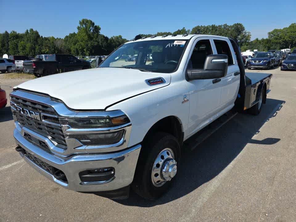 Used 2026 RAM 3500 Tradesman w/ Chrome Appearance Group AWD/4WD image 2