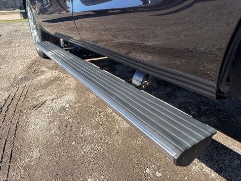 Used 2024 Ford Expedition Limited image 12