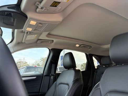 New 2025 Ford Escape SE w/ PHEV Premium Package image 21