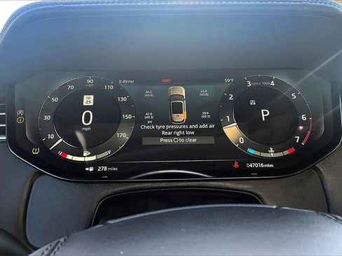 Used 2022 Land Rover Range Rover SE image 20