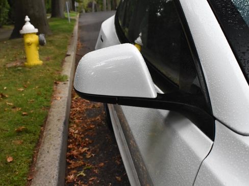 Used 2023 Tesla Model 3 Standard Range image 31