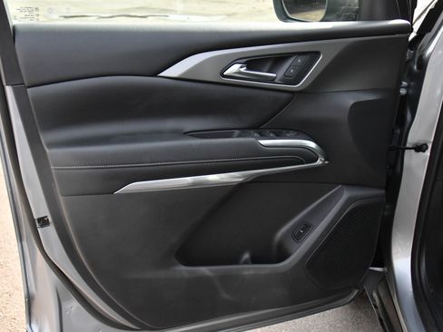 Used 2024 Chevrolet Traverse LT image 14