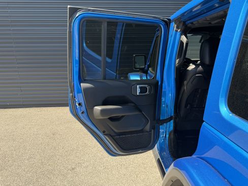 Used 2021 Jeep Wrangler Unlimited Rubicon w/ Trailer Tow Package image 24