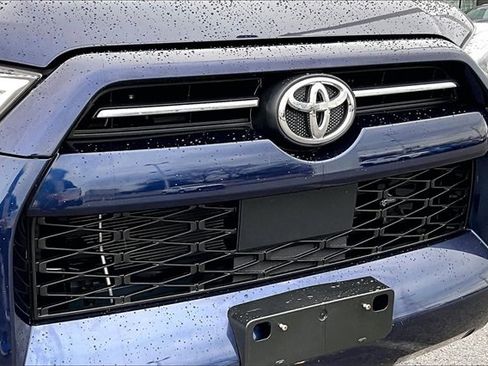 Used 2024 Toyota 4Runner SR5 image 27