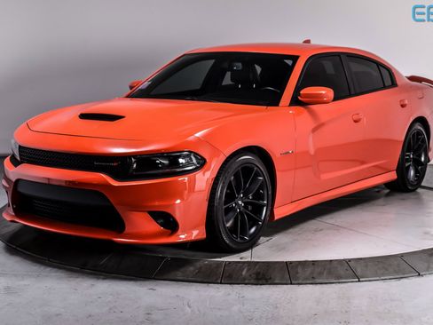 Used 2022 Dodge Charger R/T w/ Plus Group image 2
