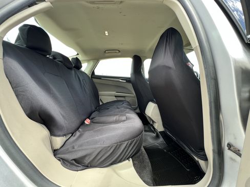 Used 2018 Ford Fusion SE FWD image 15