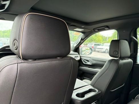 Used 2023 GMC Yukon SLT AWD/4WD image 28