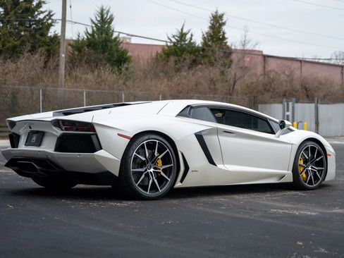 Used 2013 Lamborghini Aventador LP 700-4 image 4