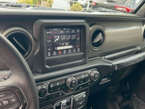 Used 2023 Jeep Wrangler Unlimited w/ Cold Weather Group AWD/4WD image 19