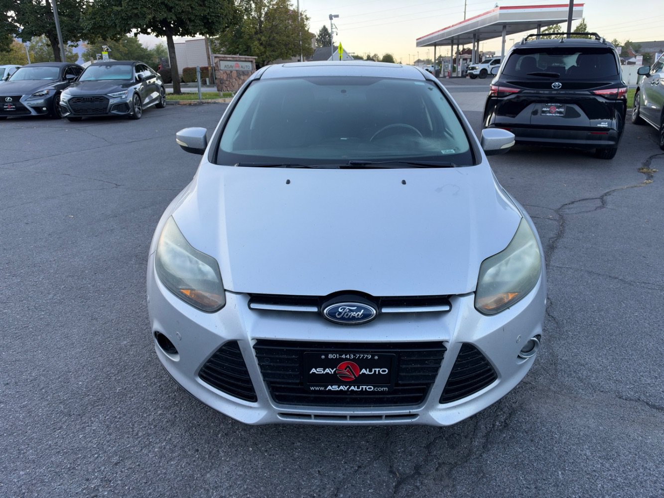 Used 2013 Ford Focus Titanium w/ Titanium Handling Pkg FWD image 8