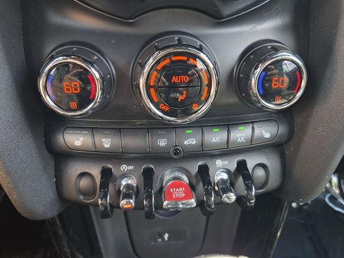 Used 2019 MINI Cooper Convertible image 24